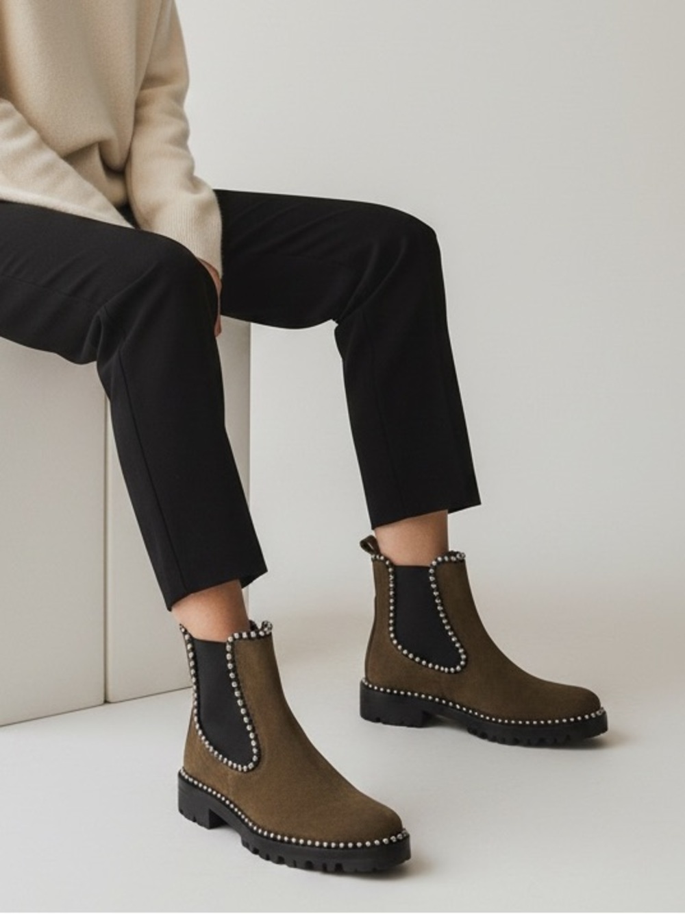 Alexander Wang Suede Chelsea Boots size 7 women’s brown and black studded ankle